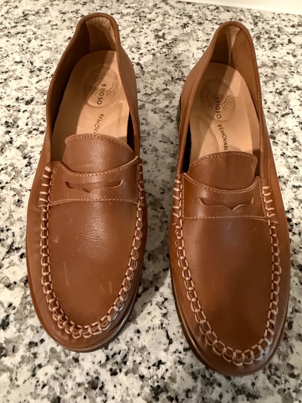 NWOT Women's Brioso Tan Leather Penny Loafer (Size 6.5)